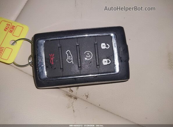1C4RJHBG6SC339876 2025 JEEP GRAND CHEROKEE Красный Вид панели приборов