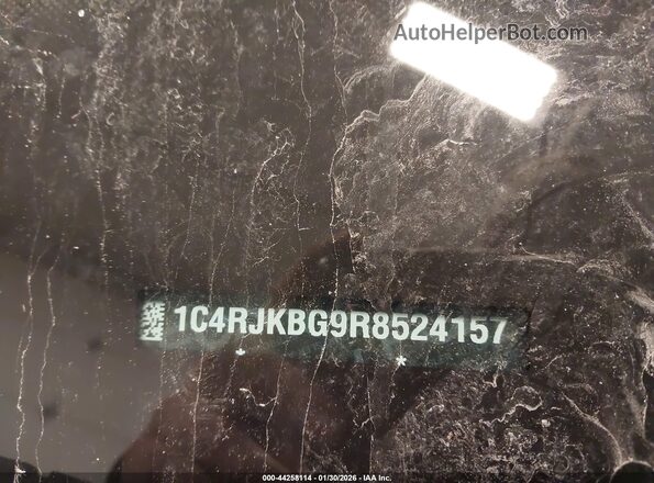 1C4RJKBG9R8524157 2024 JEEP GRAND CHEROKEE L Черный Вид подкапотного пространства