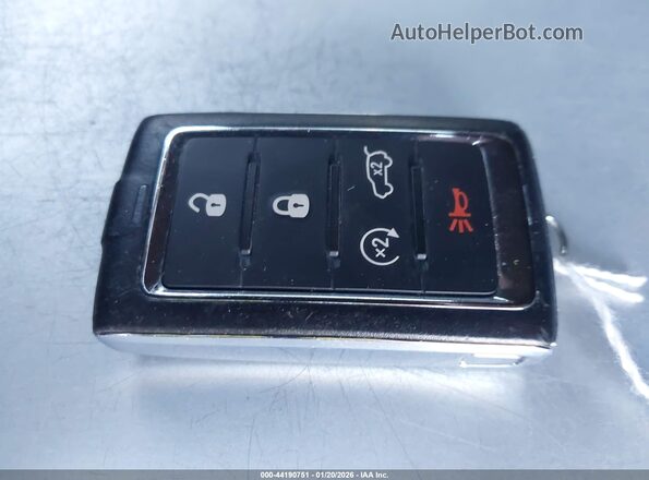 1C4RJKEG0P8778722 2023 JEEP GRAND CHEROKEE L Красный Вид панели приборов