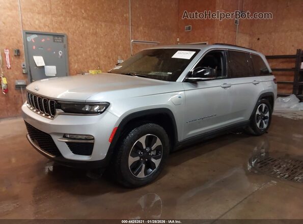 1C4RJYB63RC720456 2024 JEEP GRAND CHEROKEE 4XE Серебряный Передняя левая четверть
