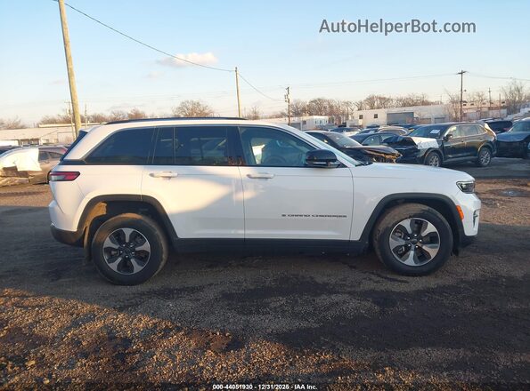 1C4RJYB68P8774058 2023 JEEP GRAND CHEROKEE 4XE White უკანა სალონის ხედი