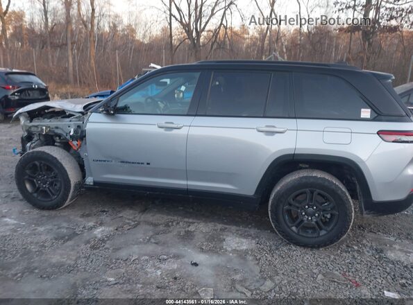 1C4RJYC69R8504970 2024 JEEP GRAND CHEROKEE 4XE Silver 360 interior view