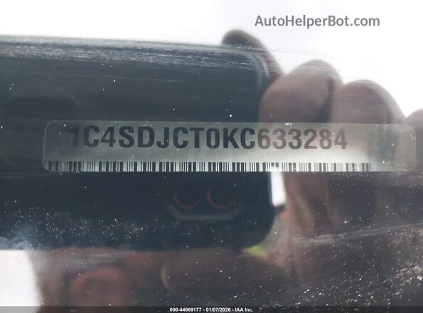 1C4SDJCT0KC633284 2019 DODGE DURANGO Gray Vista del compartimento del motor