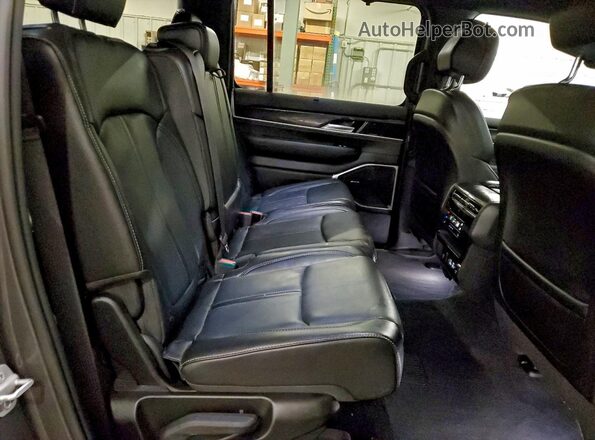 1C4SJVAT5PS543144 2023 JEEP WAGONEER Gray Vista interior trasera