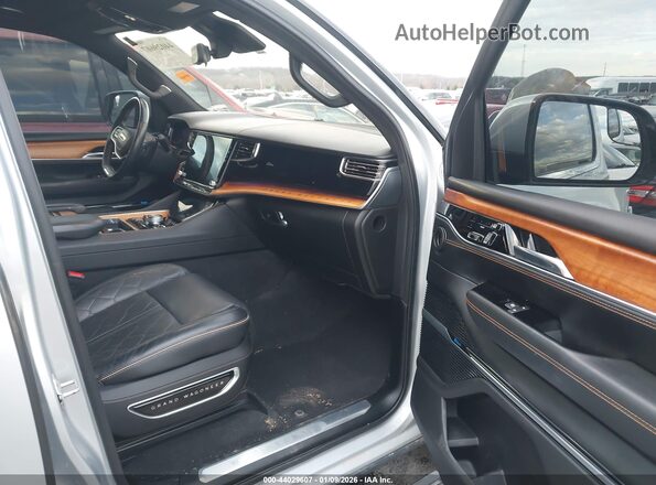 1C4SJVGJ2NS116328 2022 JEEP GRAND WAGONEER Silver Widok wnętrza z przodu