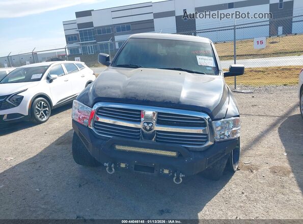 1C6RR6FG5JS132270 2018 RAM 1500 Purple Vista del cuadro de instrumentos