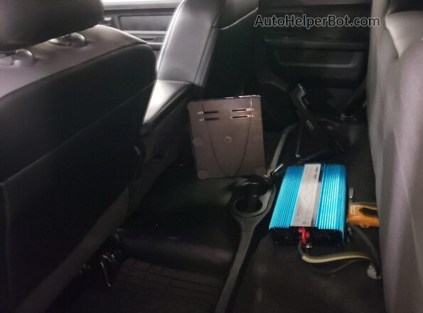 1C6RR7FG8PS524223 2023 RAM 1500 CLASSIC  360 interior view