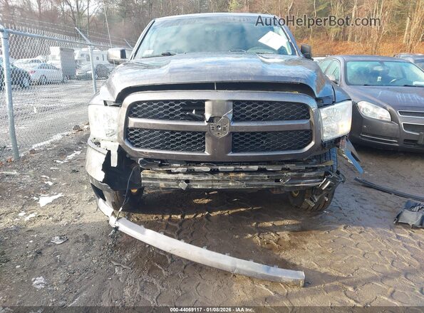 1C6RR7FT5HS581901 2017 RAM 1500 Серый Вид задней части салона