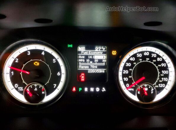 1C6RR7GG0GS327867 2016 RAM 1500 Silver Widok zestawu wskaźników