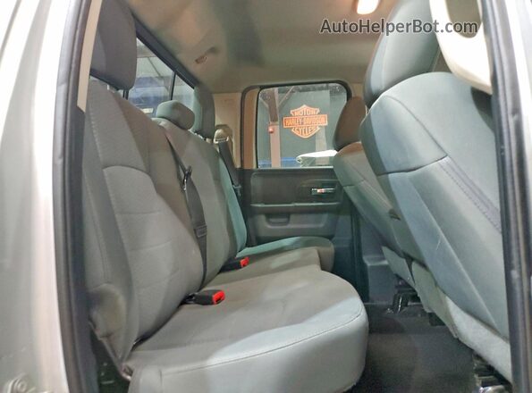1C6RR7GG0GS327867 2016 RAM 1500 Silver Widok tylnych siedzeń