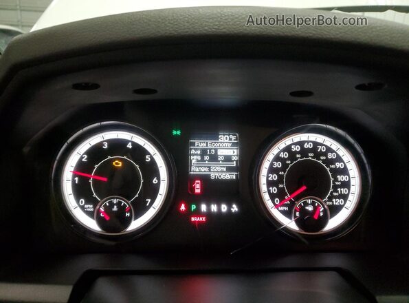1C6RR7KT3JS202647 2018 RAM 1500 Белый 