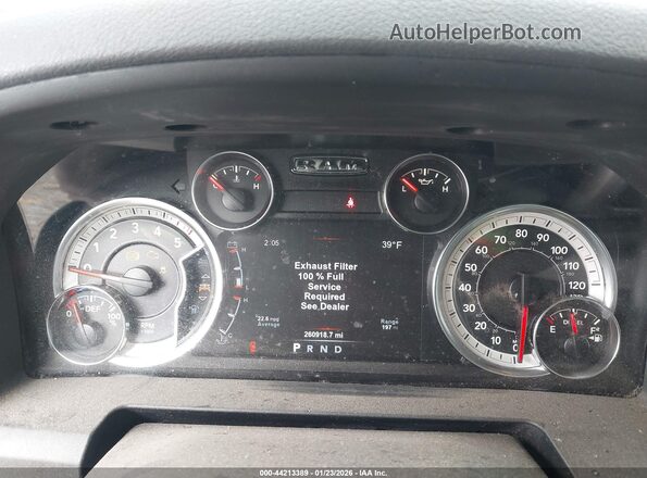 1C6RR7LM4HS879529 2017 RAM 1500 Gray Widok tylnych siedzeń