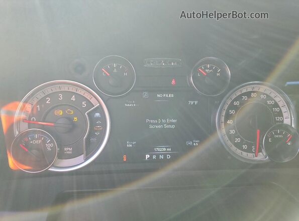 1C6RR7NM5JS254706 2018 DODGE RAM Белый Вид щитка приборов