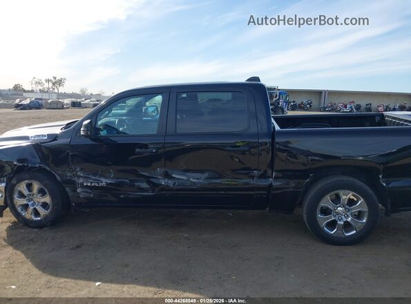 1C6RREFGXRN113525 2024 RAM 1500 Черный Вид задней части салона