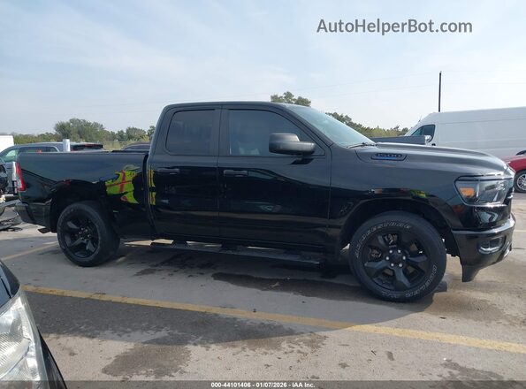 1C6SRECG9RN128586 2024 RAM 1500 Черный Вид задней части салона