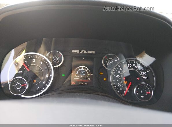 1C6SRFFP6SN555439 2025 RAM 1500 Черный Вид задних сидений