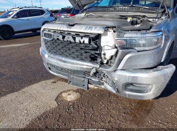 1C6SRFFP8SN562618 2025 RAM 1500 Серебряный Вид спереди