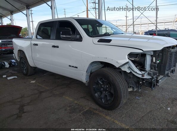 1C6SRFFP9SN517400 2025 RAM 1500 Белый Передняя правая четверть