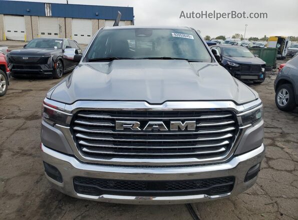 1C6SRFJP9SN589933 2025 RAM 1500 Серебряный Вид спереди