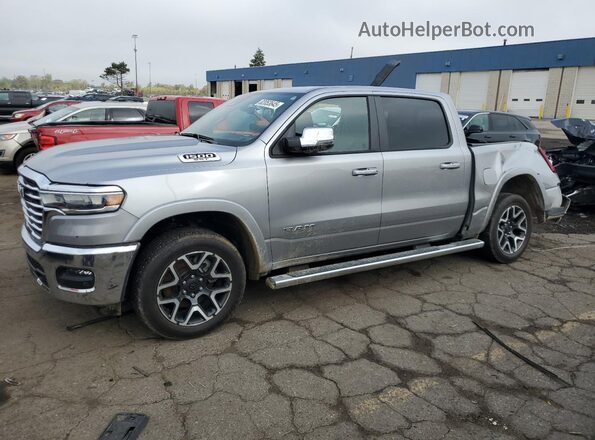 1C6SRFJP9SN589933 2025 RAM 1500 Серебряный Передняя левая четверть