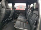2025 Ram 1500 Laramie Серебряный vin: 1C6SRFJP9SN589933