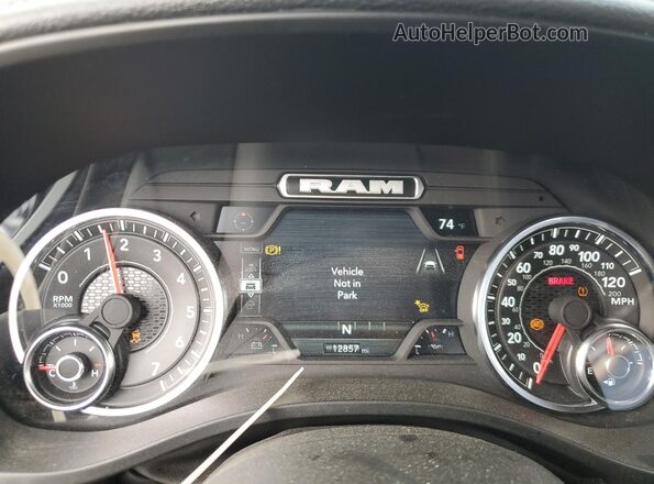 1C6SRFJP9SN589933 2025 RAM 1500 Серебряный Вид щитка приборов