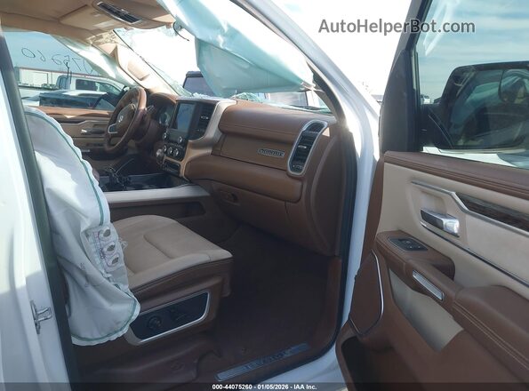 1C6SRFJT1LN409472 2020 RAM 1500 Белый Вид салона спереди