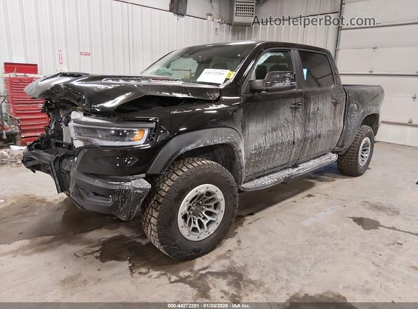 1C6SRFUP6TN254707 2026 RAM 1500 Черный Передняя левая четверть
