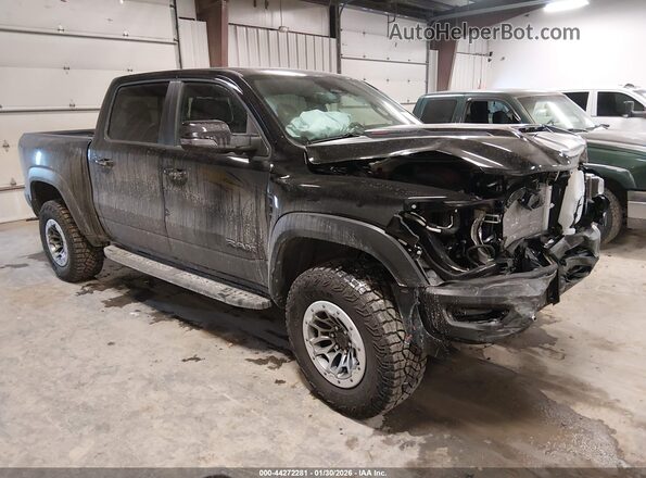 1C6SRFUP6TN254707 2026 RAM 1500 Черный Передняя правая четверть