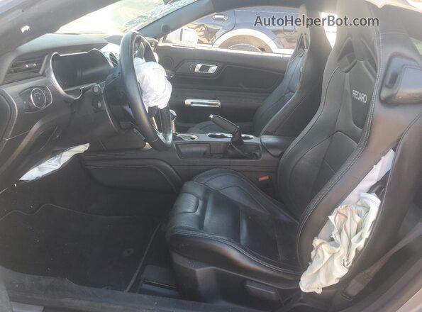 1FA6P8CF2N5112299 2022 FORD MUSTANG Серебряный Вид салона спереди