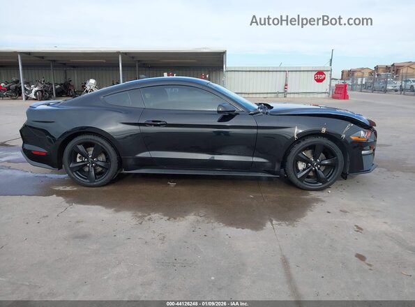 1FA6P8TH5M5105217 2021 FORD MUSTANG Черный Вид задней части салона