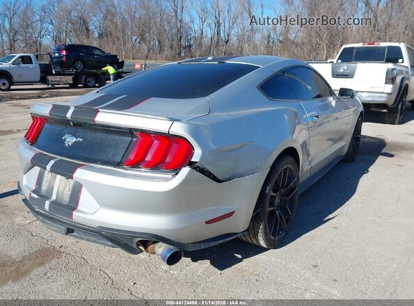 1FA6P8TH9J5157008 2018 FORD MUSTANG Серебряный Задняя правая четверть
