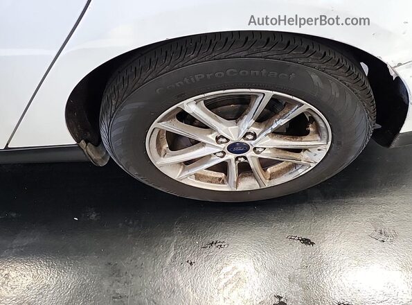 1FADP3F26JL229764 2018 FORD FOCUS Белый 