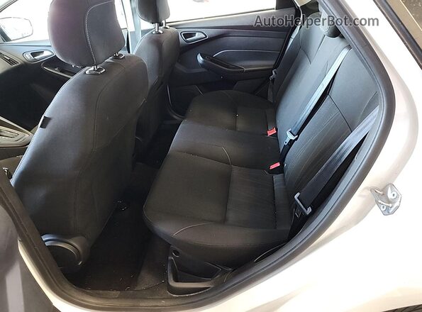 1FADP3F26JL229764 2018 FORD FOCUS Белый 