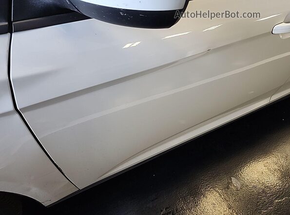 1FADP3F26JL229764 2018 FORD FOCUS Белый 