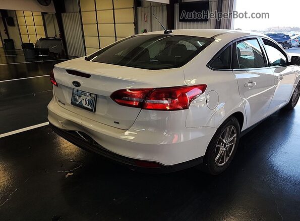 1FADP3F26JL229764 2018 FORD FOCUS Белый 