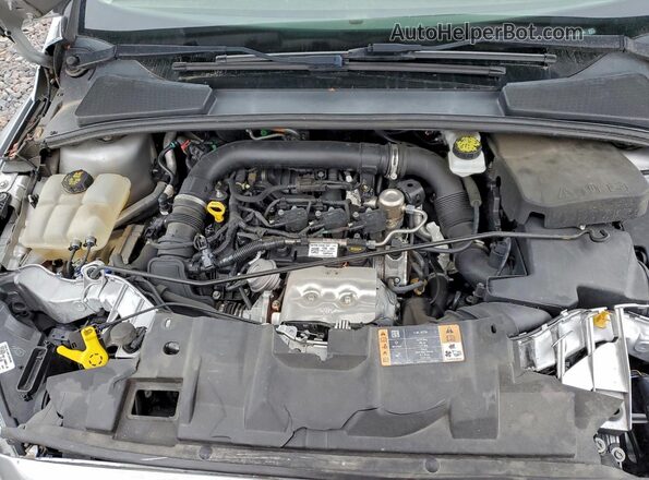 1FADP3FE2JL210140 2018 FORD FOCUS Белый Вид задней части салона