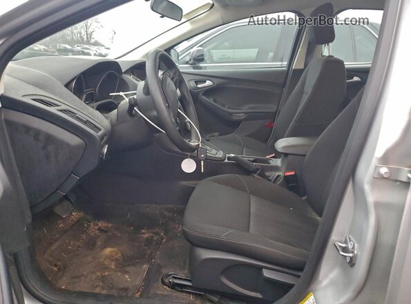 1FADP3FE2JL210140 2018 FORD FOCUS Белый Вид салона спереди