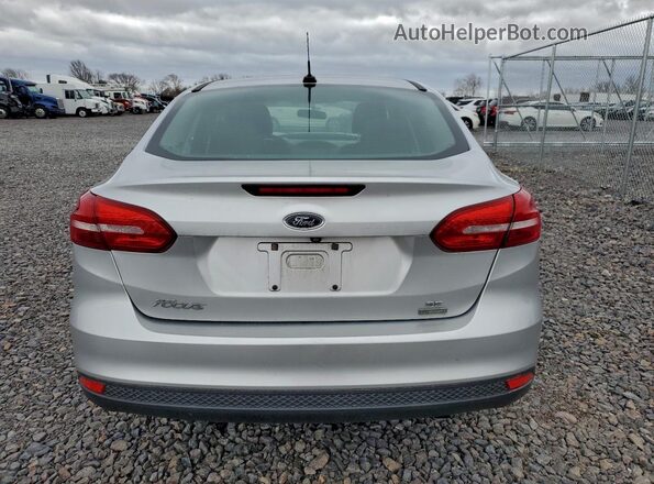 1FADP3FE2JL210140 2018 FORD FOCUS Белый Вид сзади