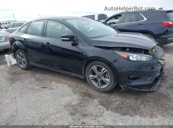 1FADP3FE8JL233292 2018 FORD FOCUS Черный Передняя правая четверть