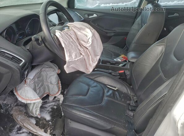 1FADP3J24GL303652 2016 FORD FOCUS White Front interior view