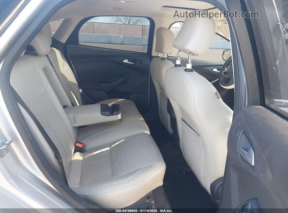 1FADP3J28HL288185 2017 FORD FOCUS Серебряный Вид наклейки с VIN-кодом
