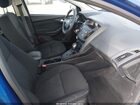 2018 Ford Focus Se Blue vin: 1FADP3K23JL282489