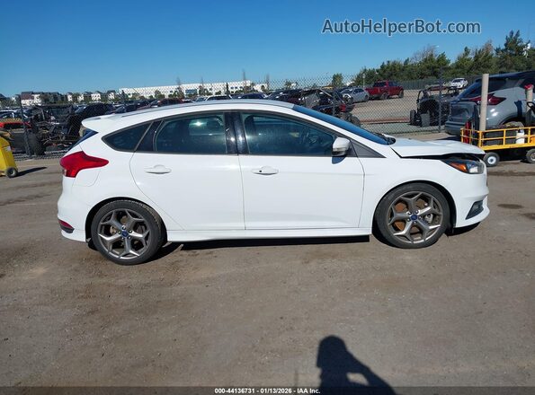 1FADP3L92JL282818 2018 FORD FOCUS ST White Widok wnętrza z tyłu
