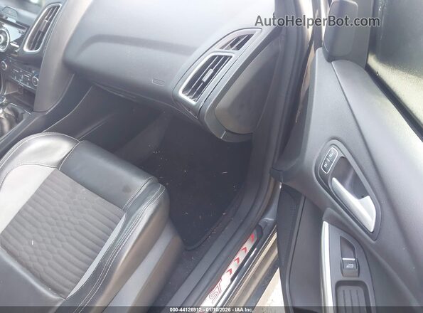 1FADP3L96JL230687 2018 FORD FOCUS ST Серый Вид салона спереди
