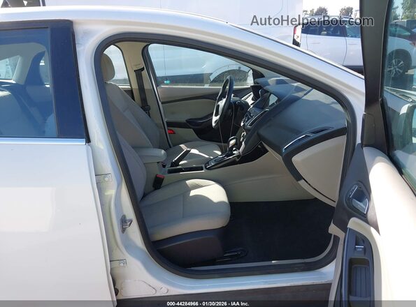 1FADP3R4XGL380788 2016 FORD FOCUS ELECTRIC White Vista interior delantera