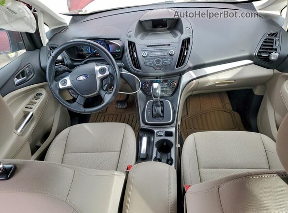 1FADP5EU5HL111293 2017 FORD C-MAX Red Widok deski rozdzielczej
