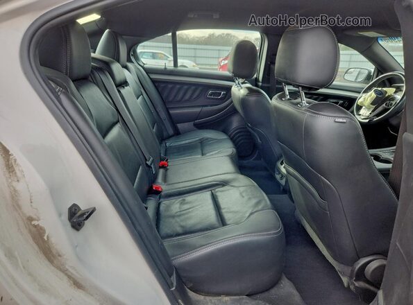 1FAHP2H82KG110567 2019 FORD TAURUS White Widok tylnych siedzeń