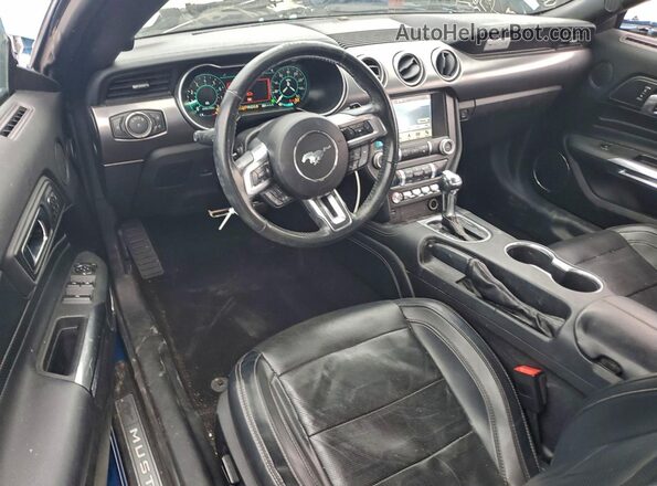1FATP8UH2K5149660 2019 FORD MUSTANG Синий Вид панели приборов