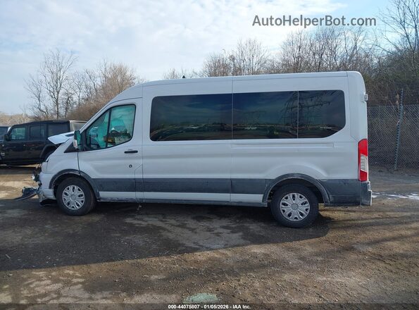 1FBAX2C80MKA31826 2021 FORD PASSENGER White Widok wnętrza 360 stopni